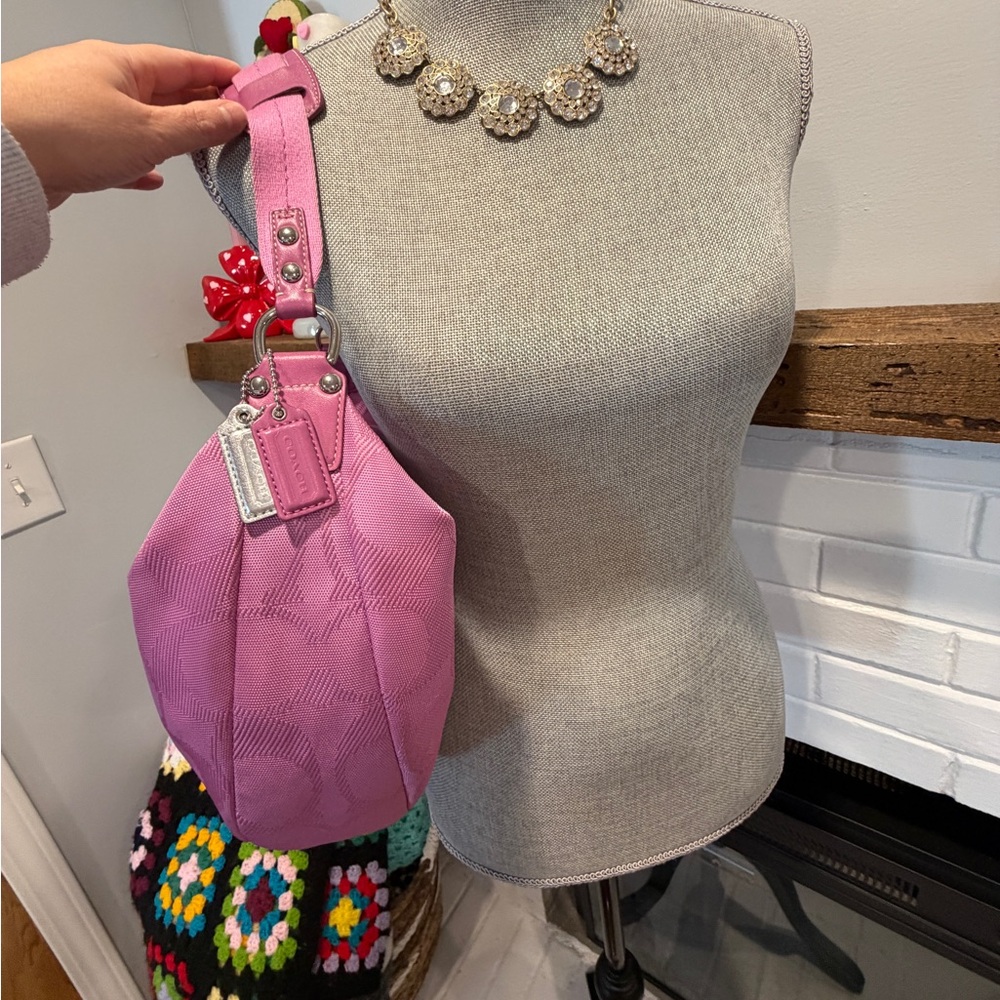 Coach Pink Signature Hobo Bag - Picture 3 of 16